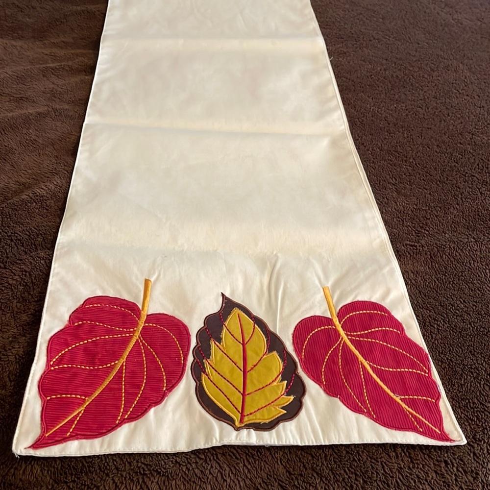 Karis Embroidered Leaf Table Runner